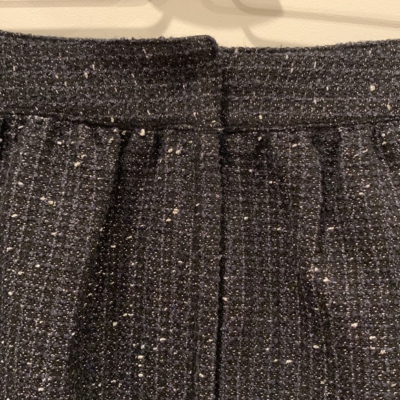🪩 Glimmering Tweed Mini Skirt (with Pockets!) - Picture 4 of 6